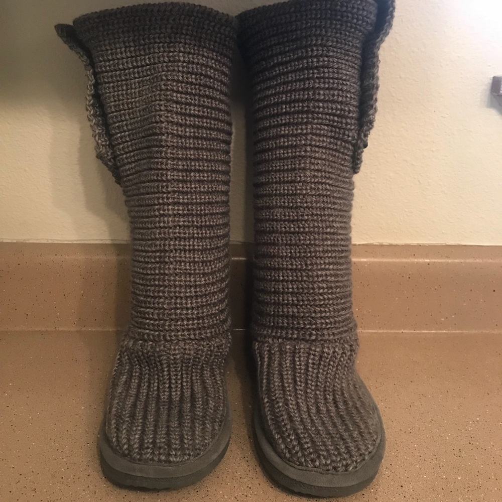 IT’S FALL, GET YOUR KNITTED BEARPAWS! 🍁🍂